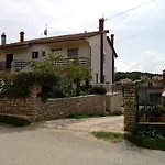 Violeta * Pula