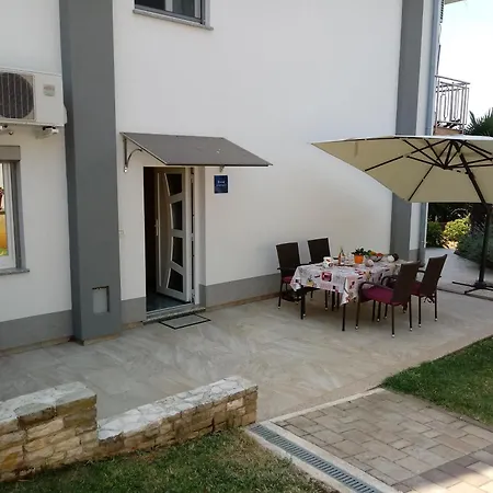 Violeta Appartement *