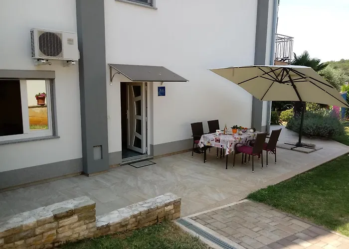 Violeta Apartman *